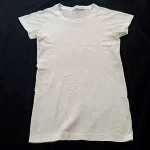 Lululemon swiftly short sleeve tee. Size 4. White.